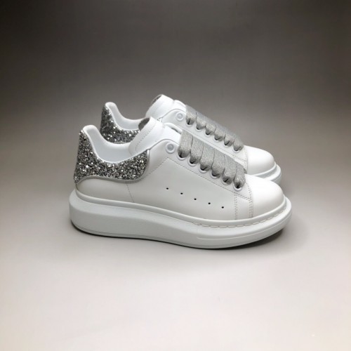 ALEXANDER MCQUEEN 알렉산더 맥퀸 오버사이즈 스니커즈