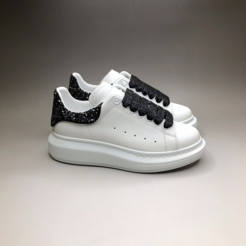 ALEXANDER MCQUEEN 알렉산더 맥퀸 오버사이즈 스니커즈